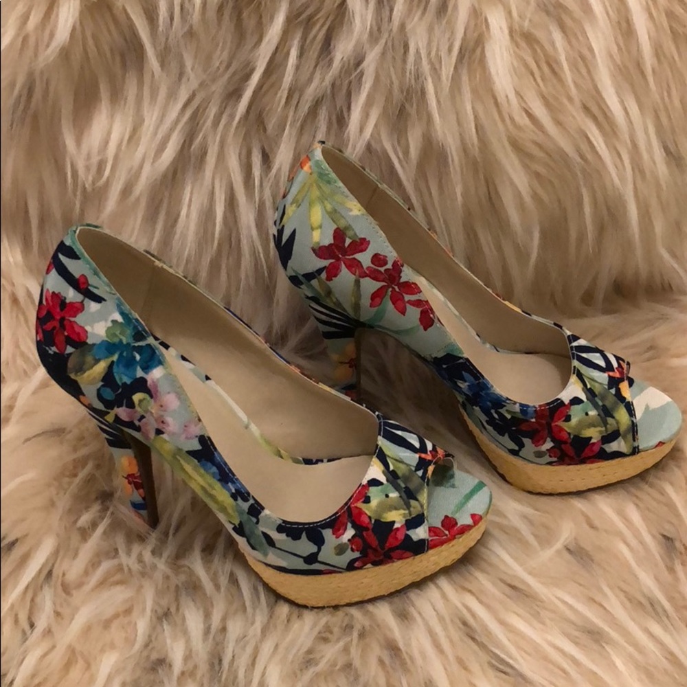 🆕 APT. 9 peep toe heels